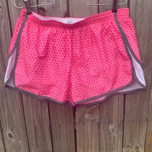 Under Armour Shorts - UNDER ARMOUR Athletic shorts. Sz L Under Armour Shorts - UNDER ARMOUR Athletic shorts. Sz L